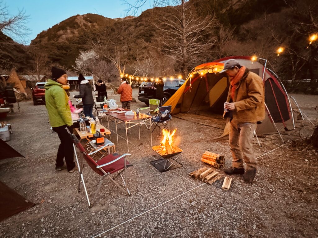 大人　キャンプ